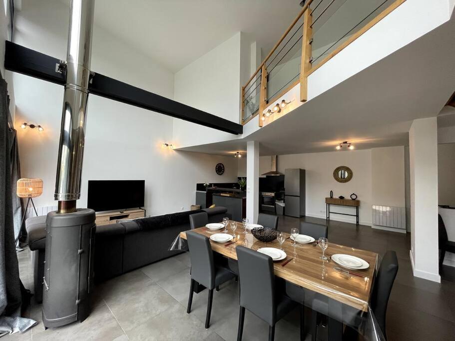 Superbe Loft Lumineux A Caen Apartment Bagian luar foto