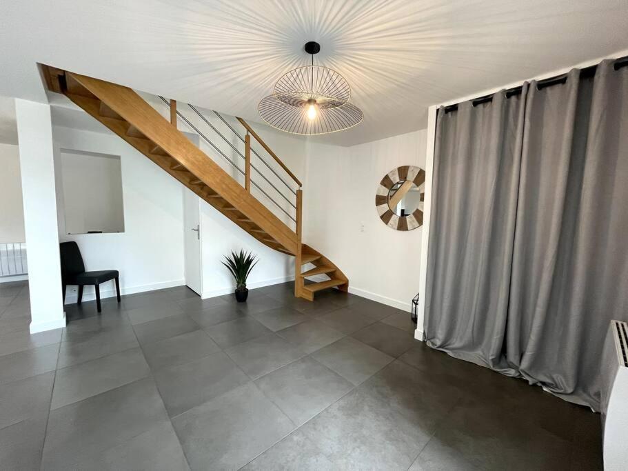 Superbe Loft Lumineux A Caen Apartment Bagian luar foto